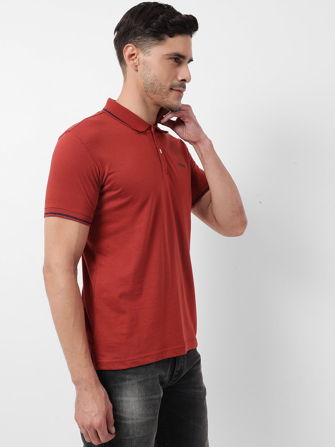 Numero Uno Men solid Red T-Shirt